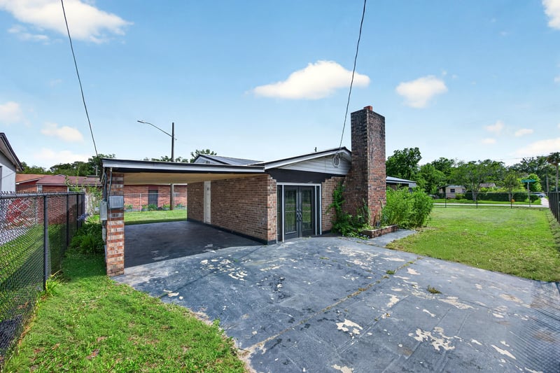Photo 5 of 3842 Winton Dr, Jacksonville, FL 32208, photographed by Megapixeler