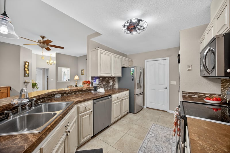 Photo 15 of 4348 Eli Whitney Dr, Middleburg, FL 32068, photographed by Megapixeler