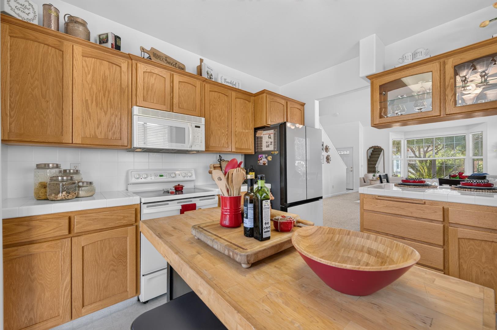 337 Village Dr, photo 48