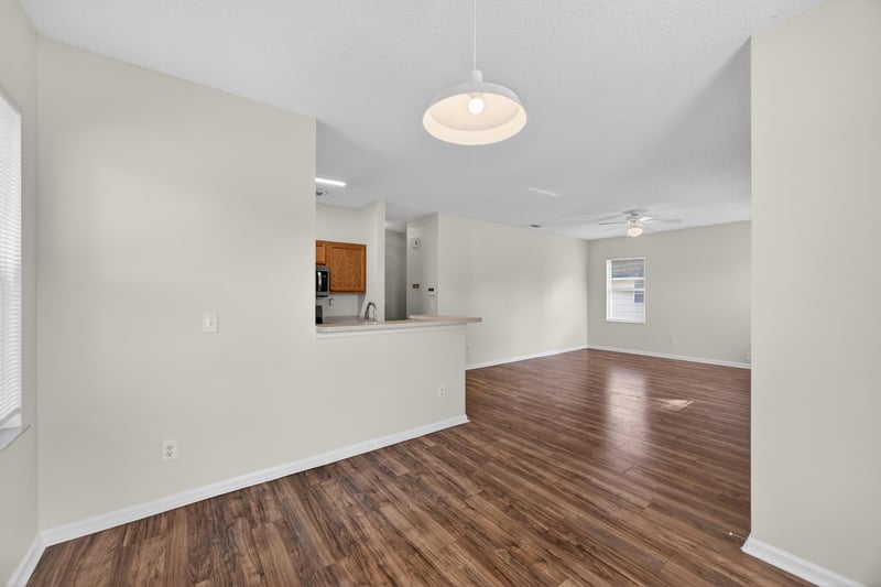 Photo 11 of 821 Oak Arbor Cir, Jacksonville, FL 32206, photographed by Megapixeler