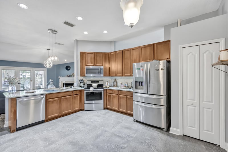 Photo 13 of 641 Lookout Lakes Dr, Jacksonville, FL 32220, photographed by Megapixeler
