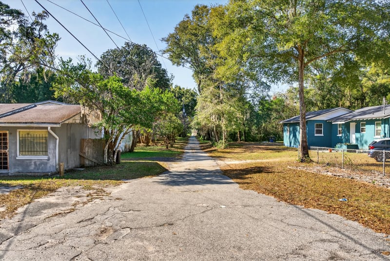 Photo 12 of 9620 Gibson Ave, Jacksonville, FL 32208, photographed by Megapixeler