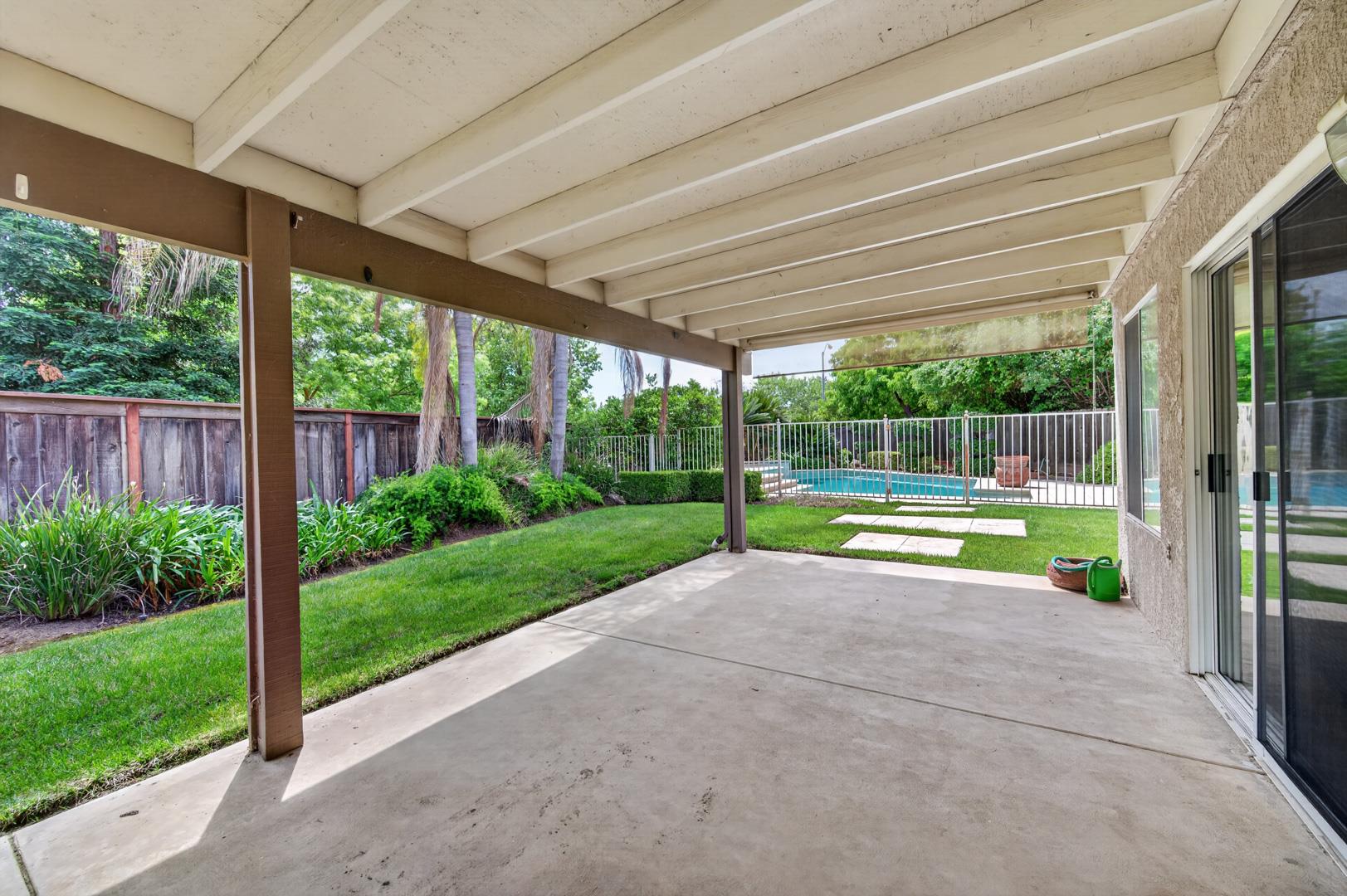 1003 E Freedom Ave, photo 19