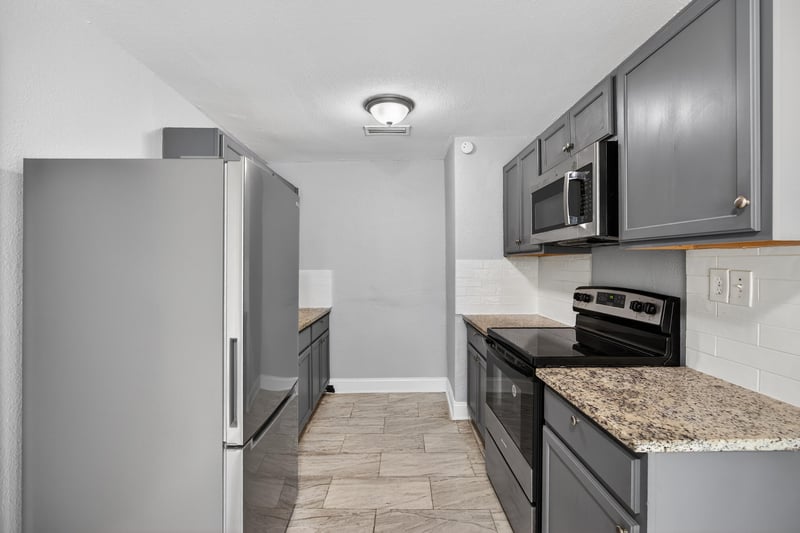 Photo 11 of 3425 Greenbrier Dr, Jacksonville, FL 32254, photographed by Megapixeler