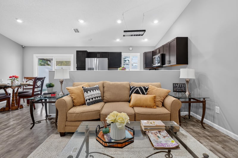 Living and dining combination view, photographed by Megapixeler on Birch Run E, Orange Park