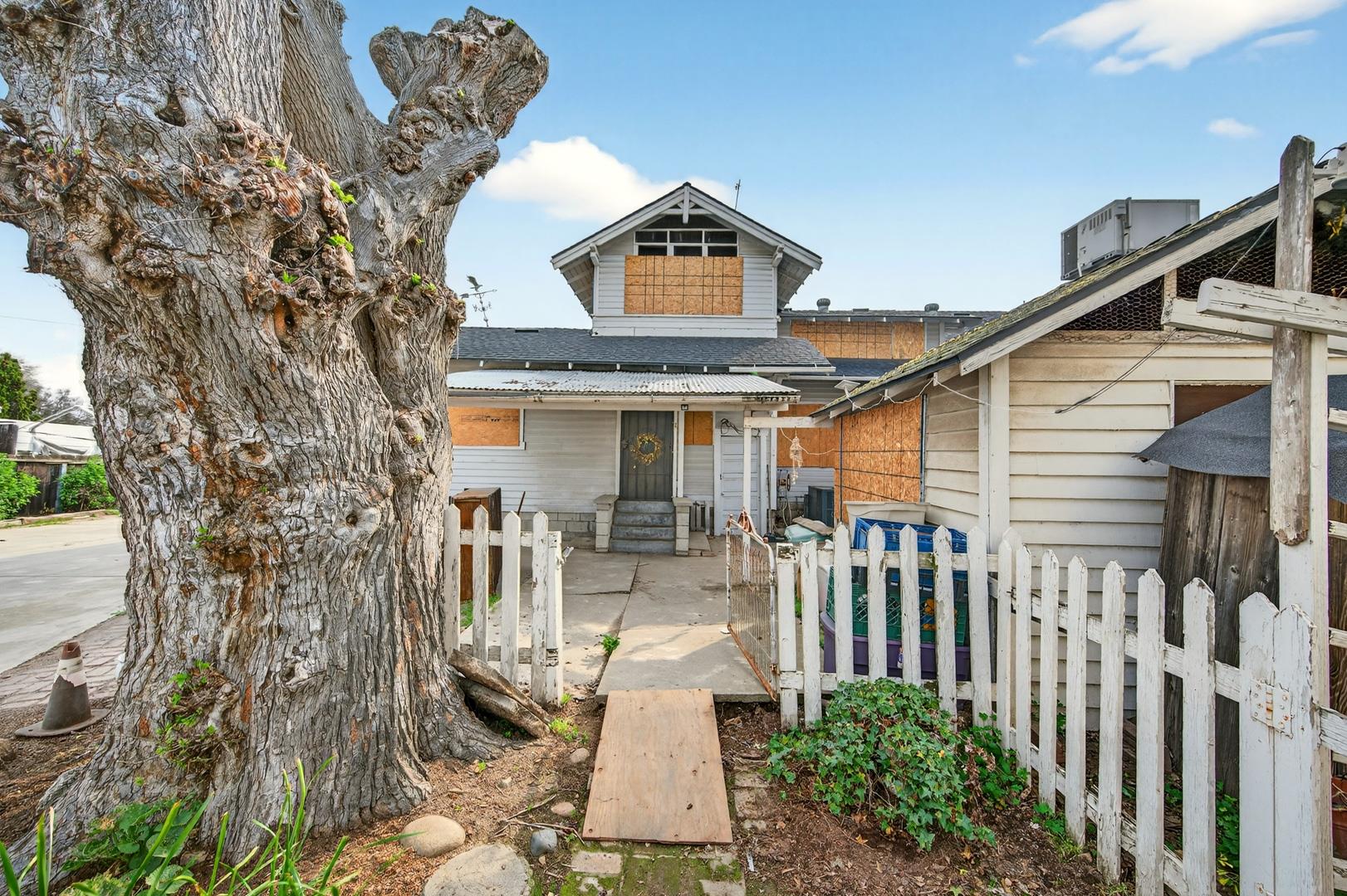 435 N Alta Ave, photo 86