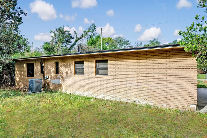Photo 33 of 10303 Elmhurst Dr, Jacksonville, FL 32218, photographed by Megapixeler