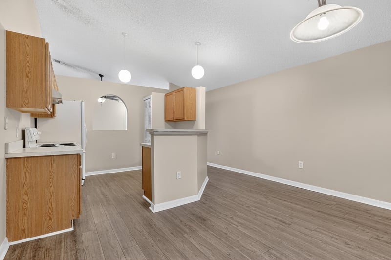 Dining at 3584 Alec Dr, Middleburg, FL 32068