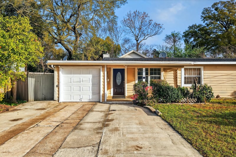 Photo 4 of 5933 Green Hill Ln, Jacksonville, FL 32211, photographed by Megapixeler