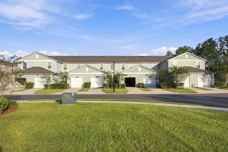 Front exterior street view, photographed by Megapixeler on Haymon Ave, Jacksonville