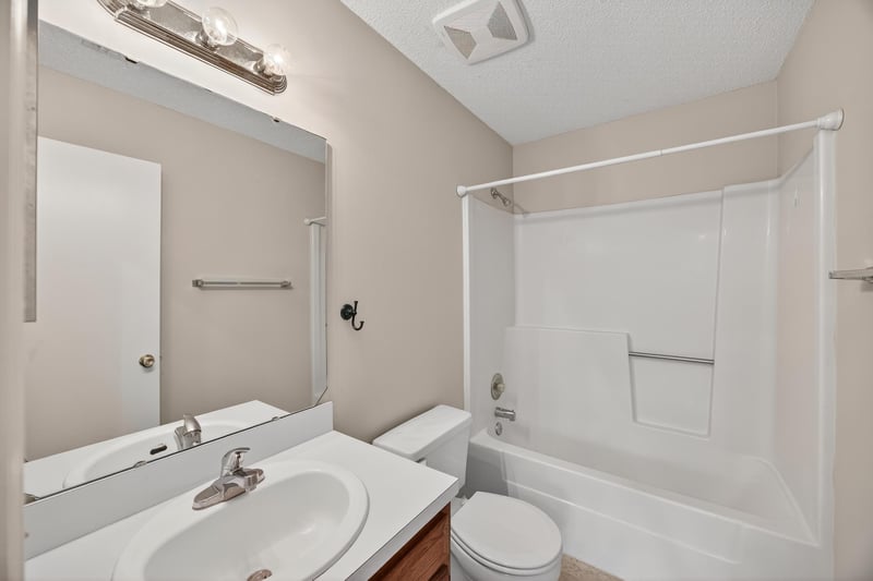 Bath at 2512 Bluffton Dr, Jacksonville, FL 32224