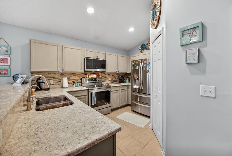 Photo 9 of 9167 Mill Grove Dr, Jacksonville, FL 32222, photographed by Megapixeler