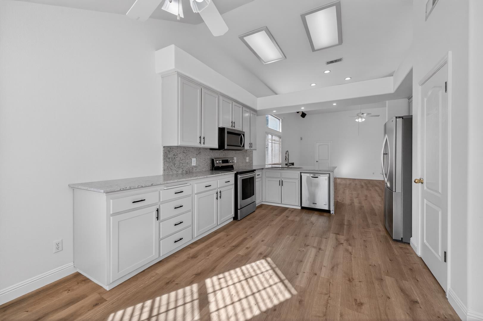 10291 N Whitney Ave., photo 17