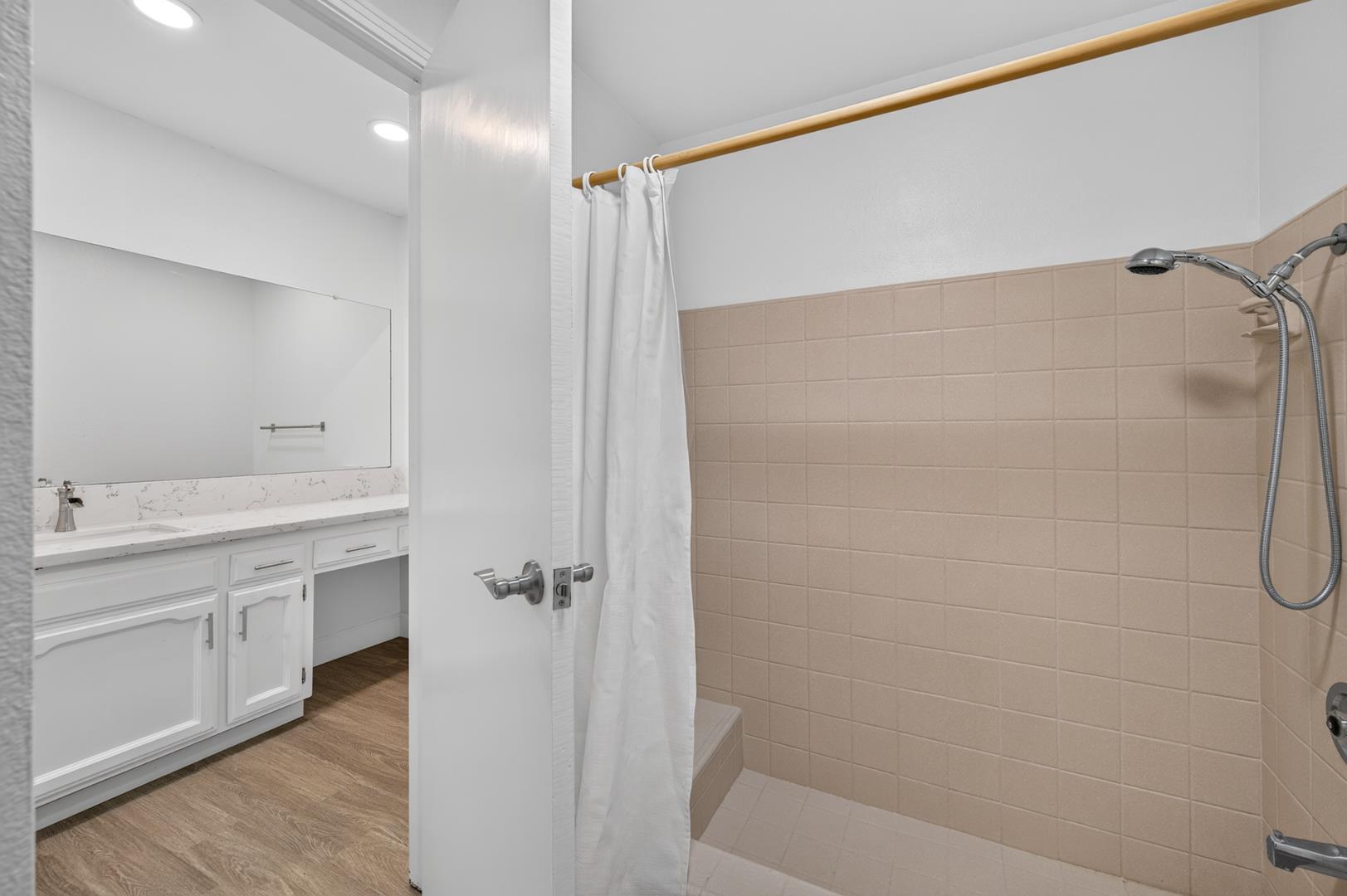 1657 Willow Ave, photo 52