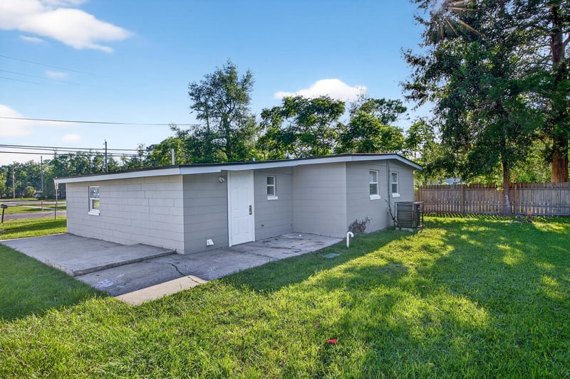 Photo 25 of 1023 De Paul Dr, Jacksonville, FL 32218, photographed by Megapixeler