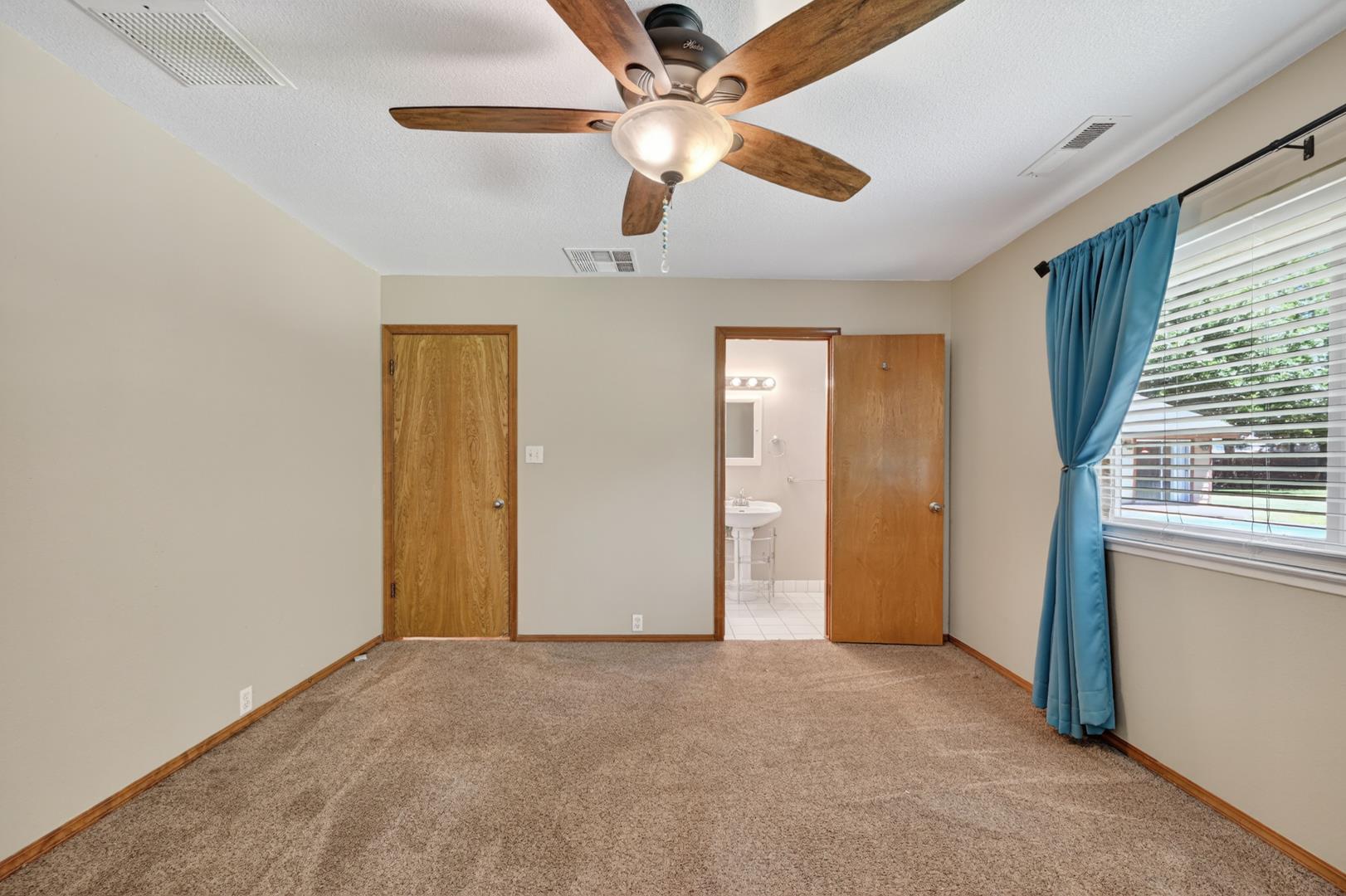 1185 N Locan Ave, photo 43