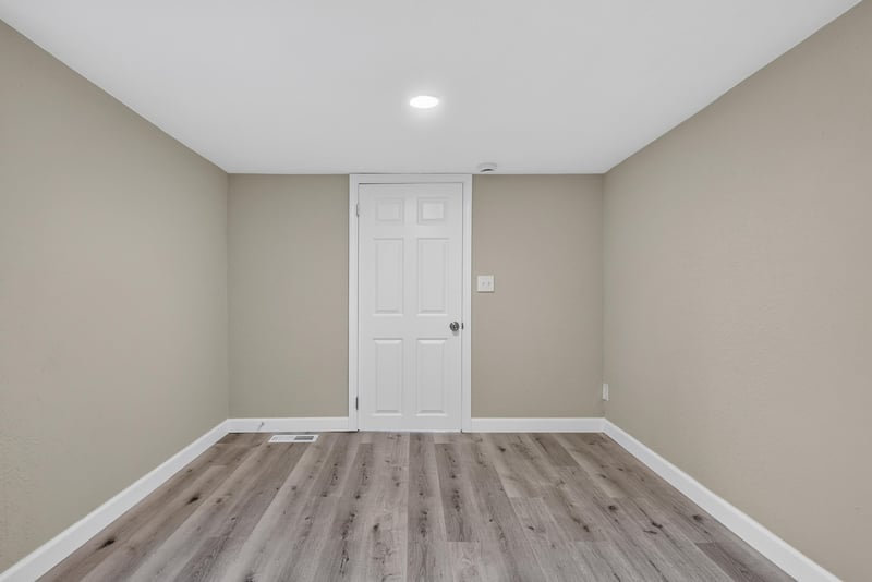 Empty bedroom, photographed by Megapixeler on Susie St, Jacksonville