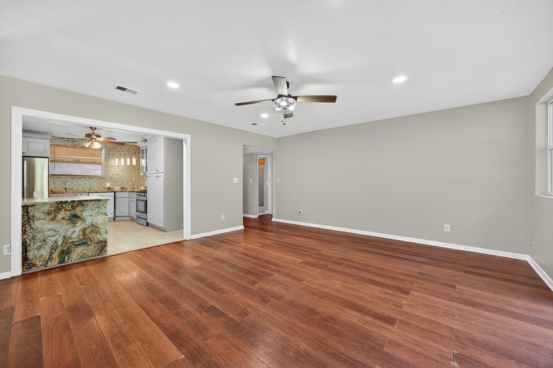 Photo 9 of 1355 Lamanto Ave E, Jacksonville, FL 32211, photographed by Megapixeler