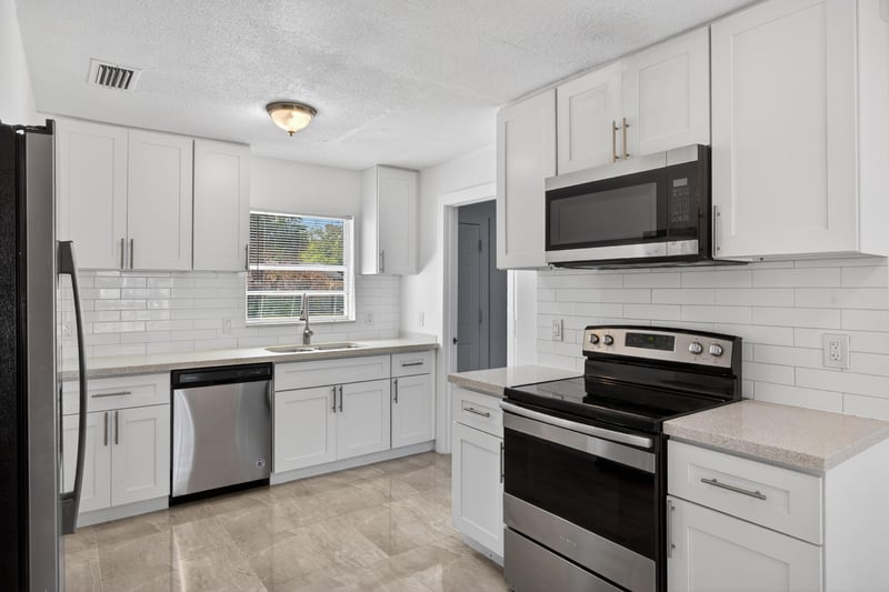 Photo 9 of 217 Carver St W, St. Augustine, FL 32080, photographed by Megapixeler