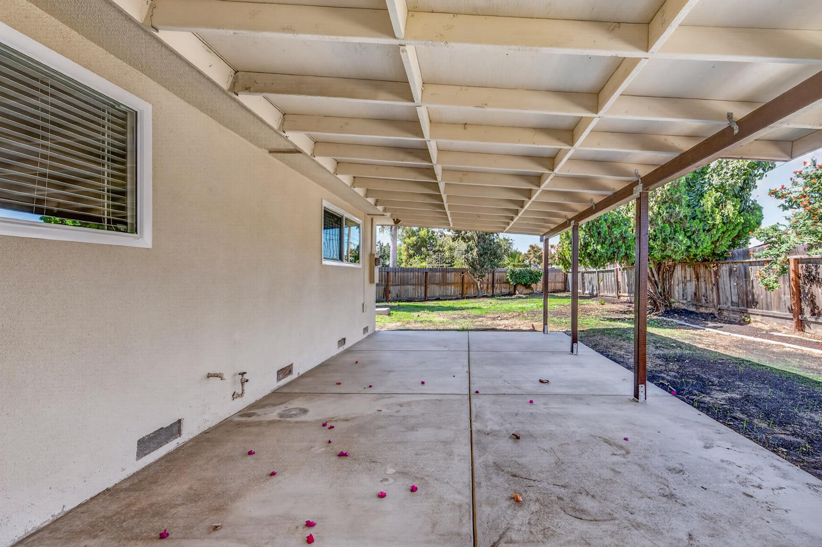 957 W Pico Ave, photo 28