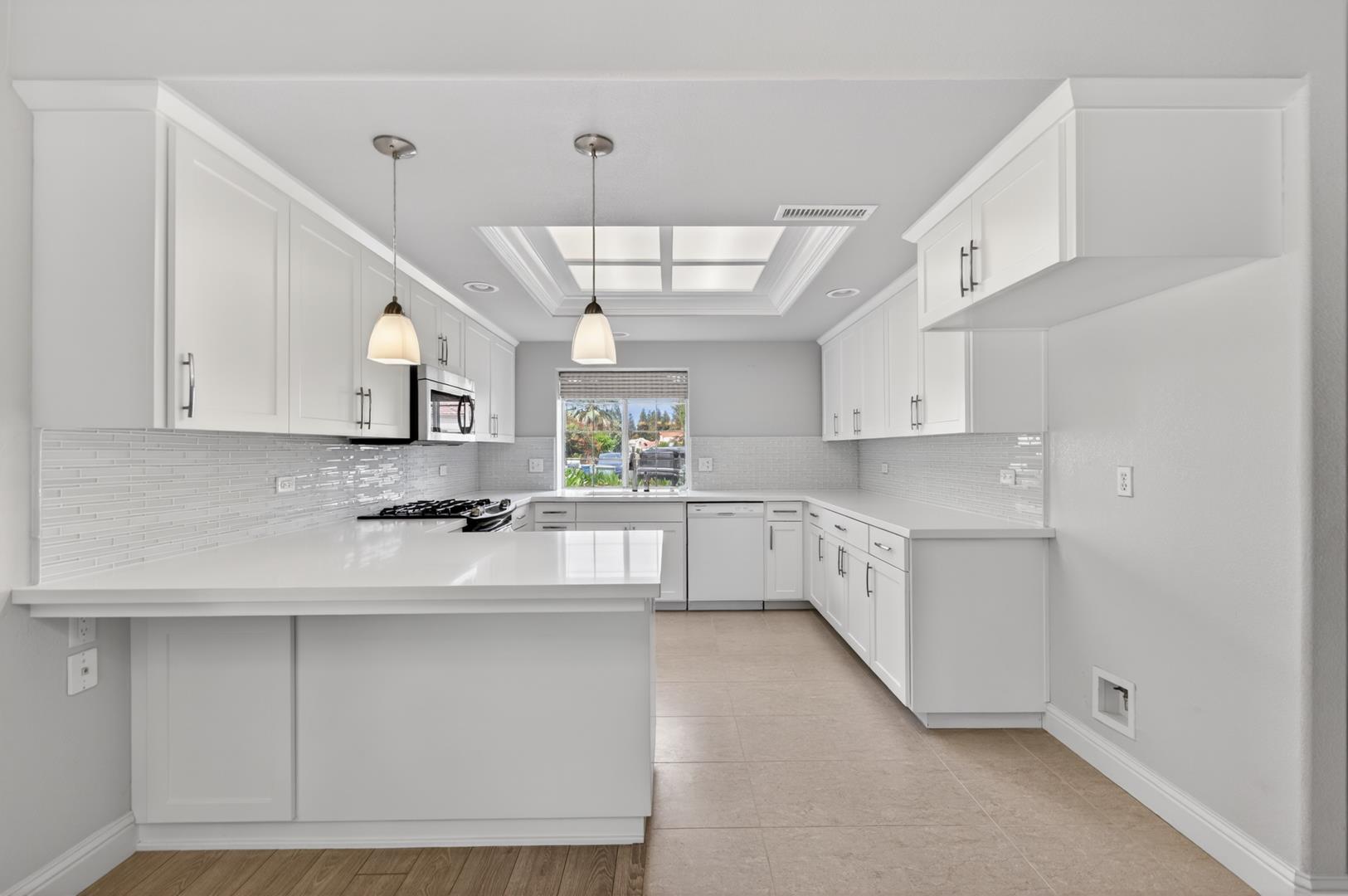 1003 E Freedom Ave, photo 10
