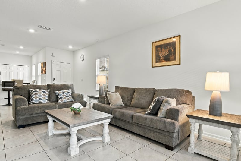 Living room wide angle, photographed by Megapixeler on Haymon Ave, Jacksonville