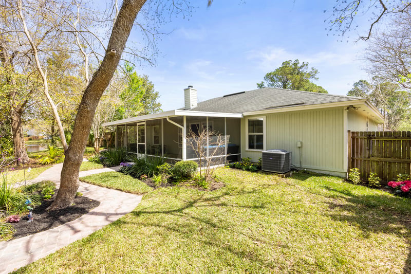 Photo 46 of 10928 Copper Hill Dr, Jacksonville, FL 32218, photographed by Megapixeler
