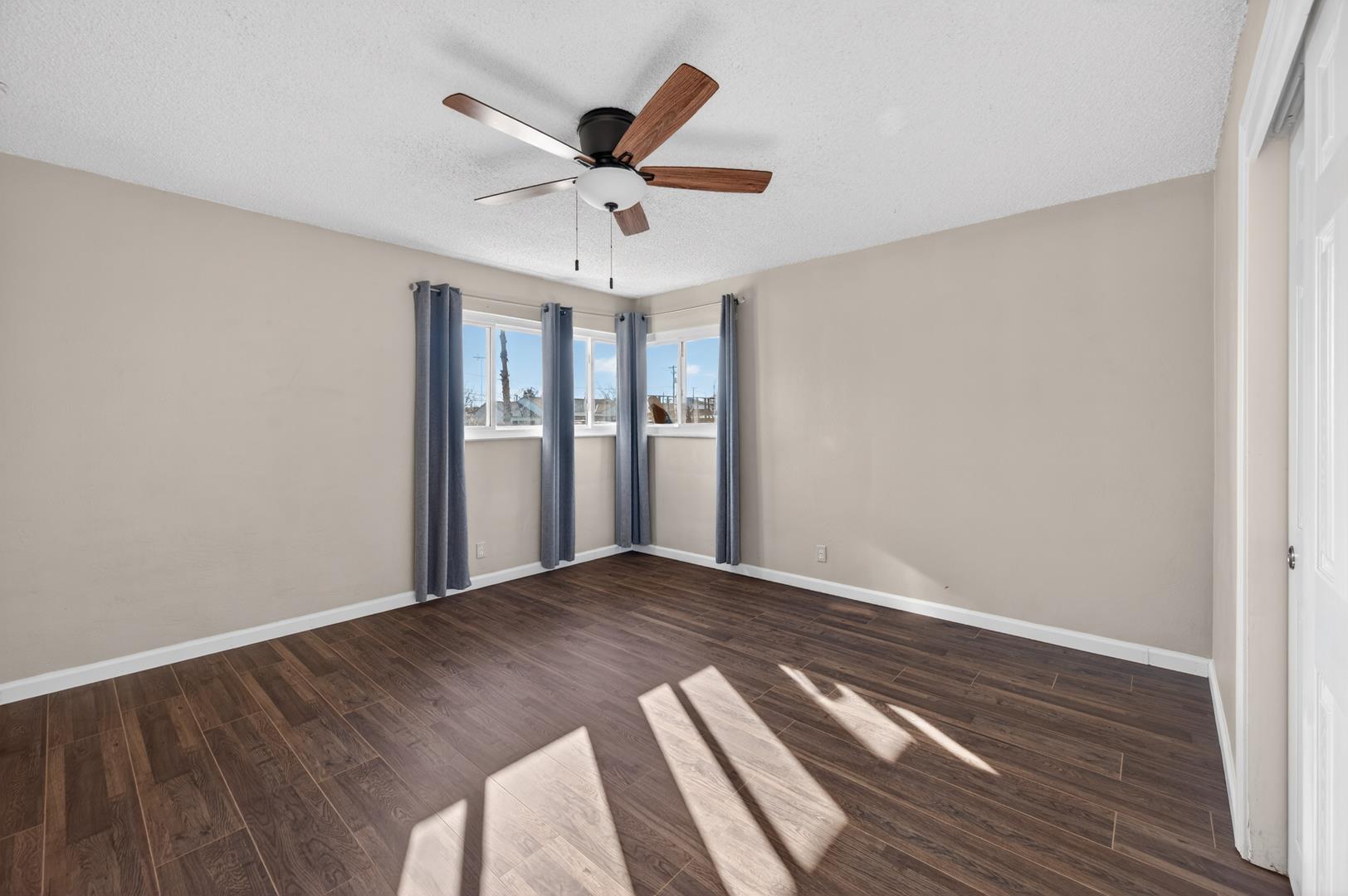 1524 W Fountain Way, photo 14