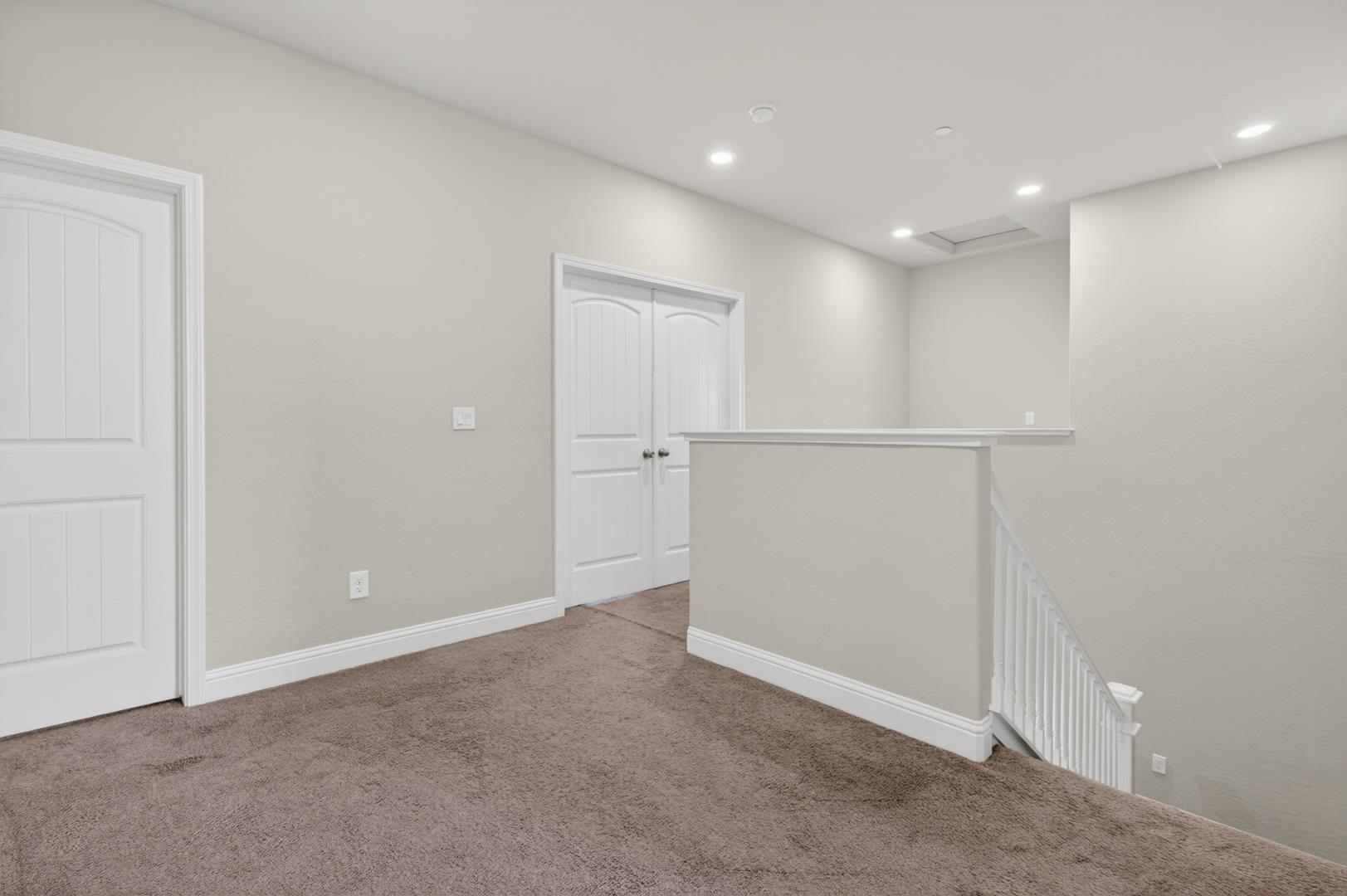 5281 N Phoenix Ave, photo 33