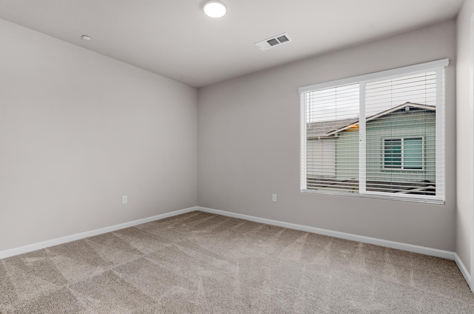 410 S Summit St, photo 24
