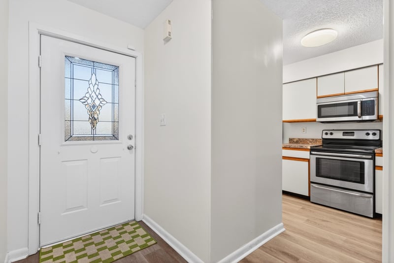 Photo 11 of 1604 Arcadia Dr, Jacksonville, FL 32207, photographed by Megapixeler