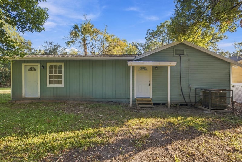 Second home exterior front view, photographed by Megapixeler on W 24th St, Jacksonville