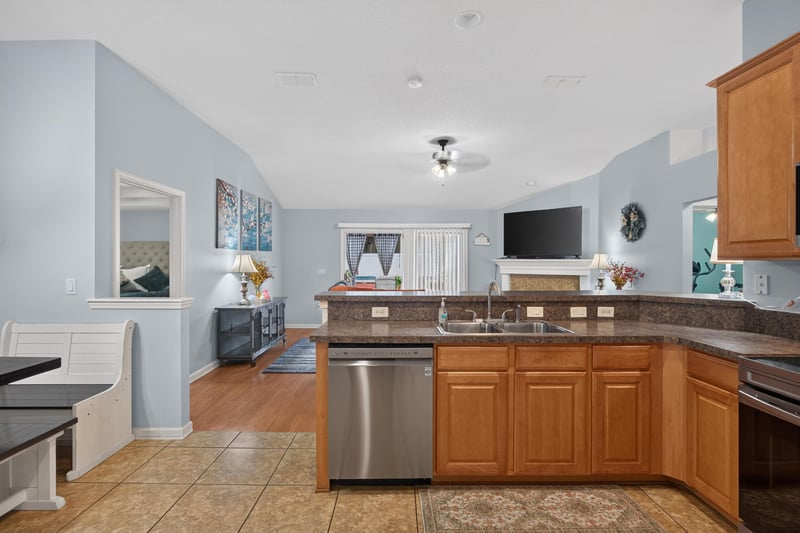 Kitchen sink area with dishwasher at 3112 Silverado Cir, Green Cove Springs, FL 32043