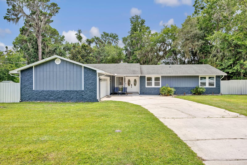 Photo 1 of 2980 Oak Rd, Orange Park, FL 32065, photographed by Megapixeler
