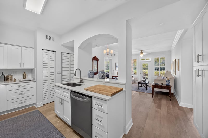 Kitchen island open to the living area at 10435 Mid Town Pkwy unit 135, Jacksonville, FL 32246