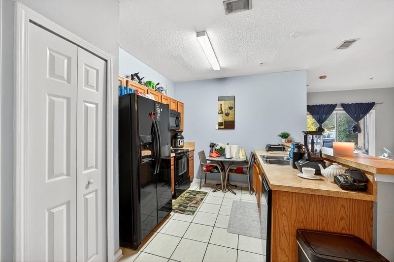Photo 10 of 3600 Lenin Peak Ct, Jacksonville, FL 32210, photographed by Megapixeler