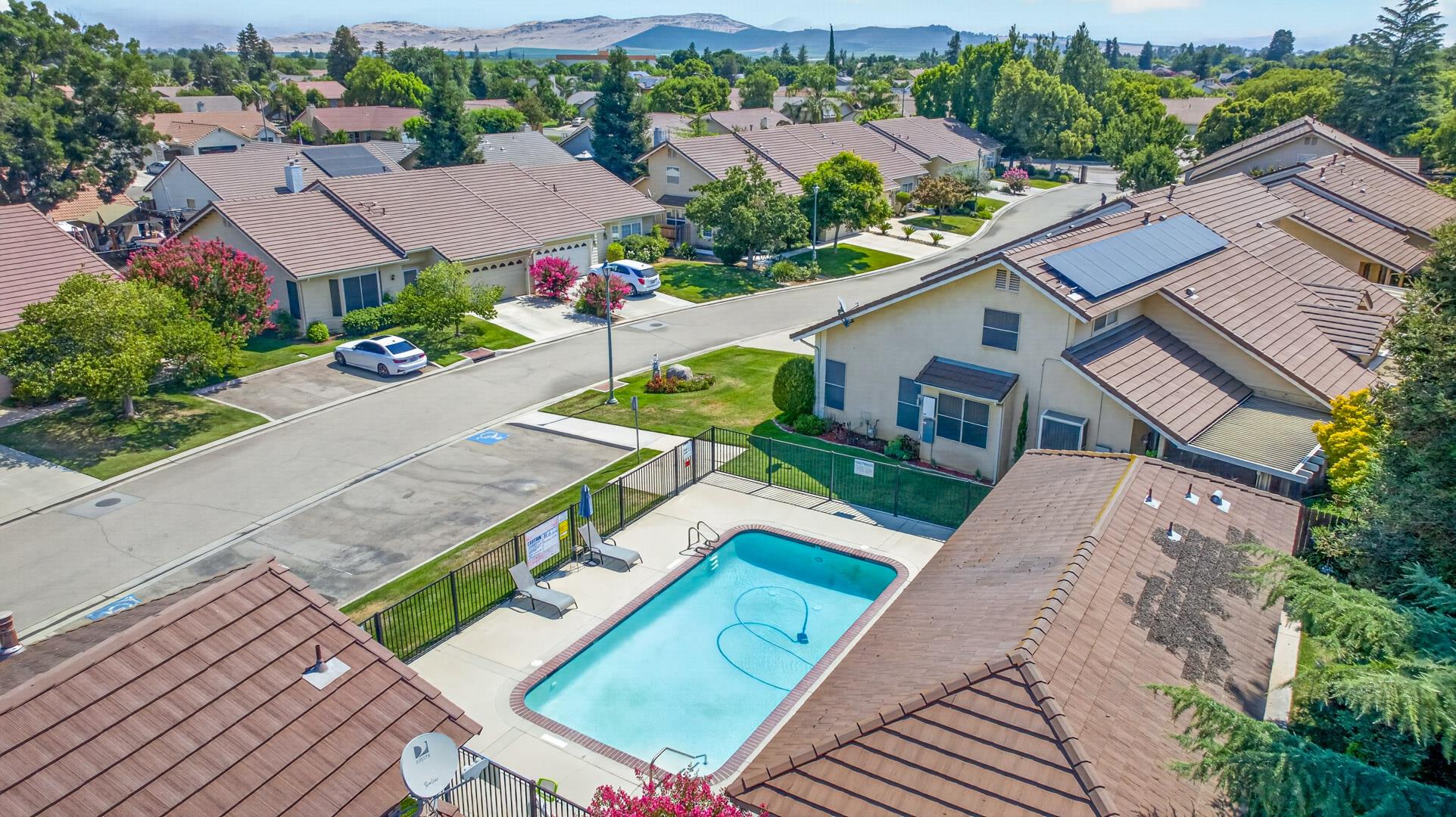 337 Village Dr, photo 20