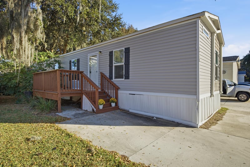 Photo 4 of 2925 Darlene Dr, Atlantic Beach, FL 32233, photographed by Megapixeler