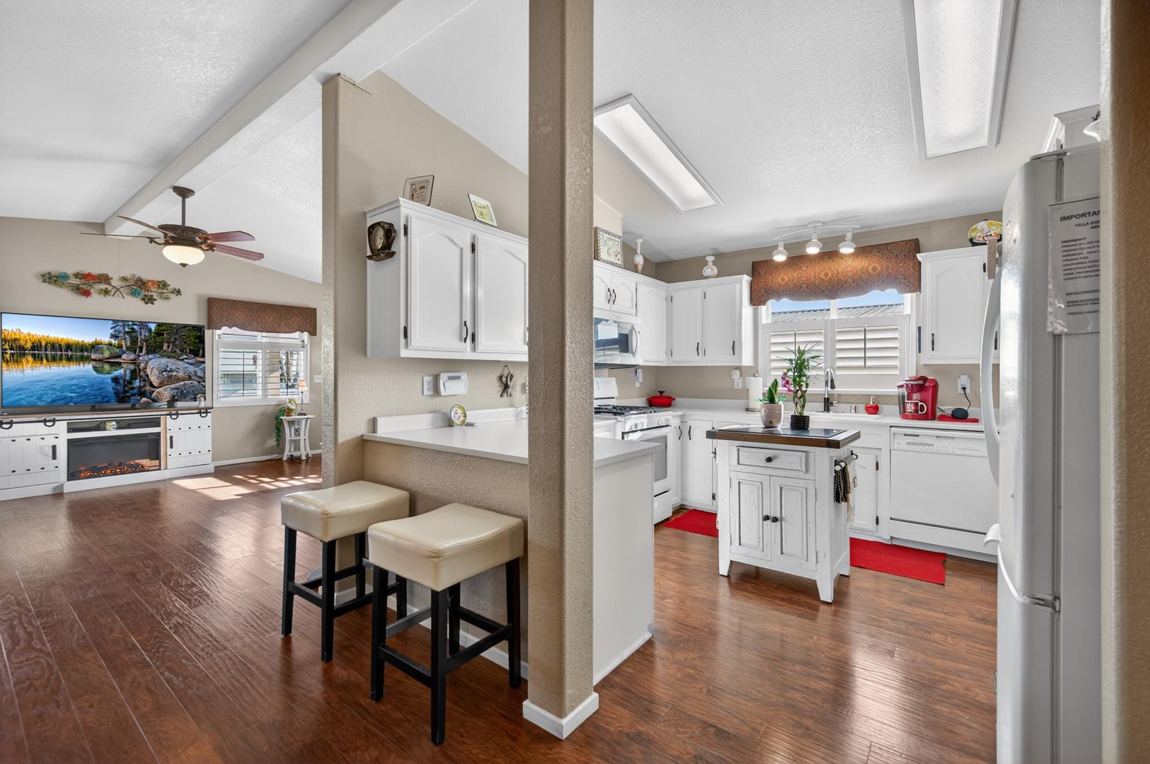 105 W Herndon #3, photo 15