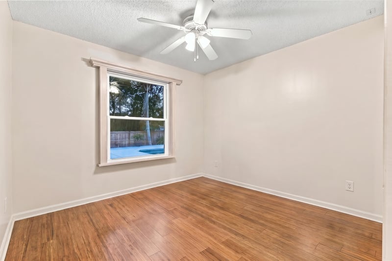 Empty bedroom, photographed by Megapixeler on Winding Springs Ct, Jacksonville