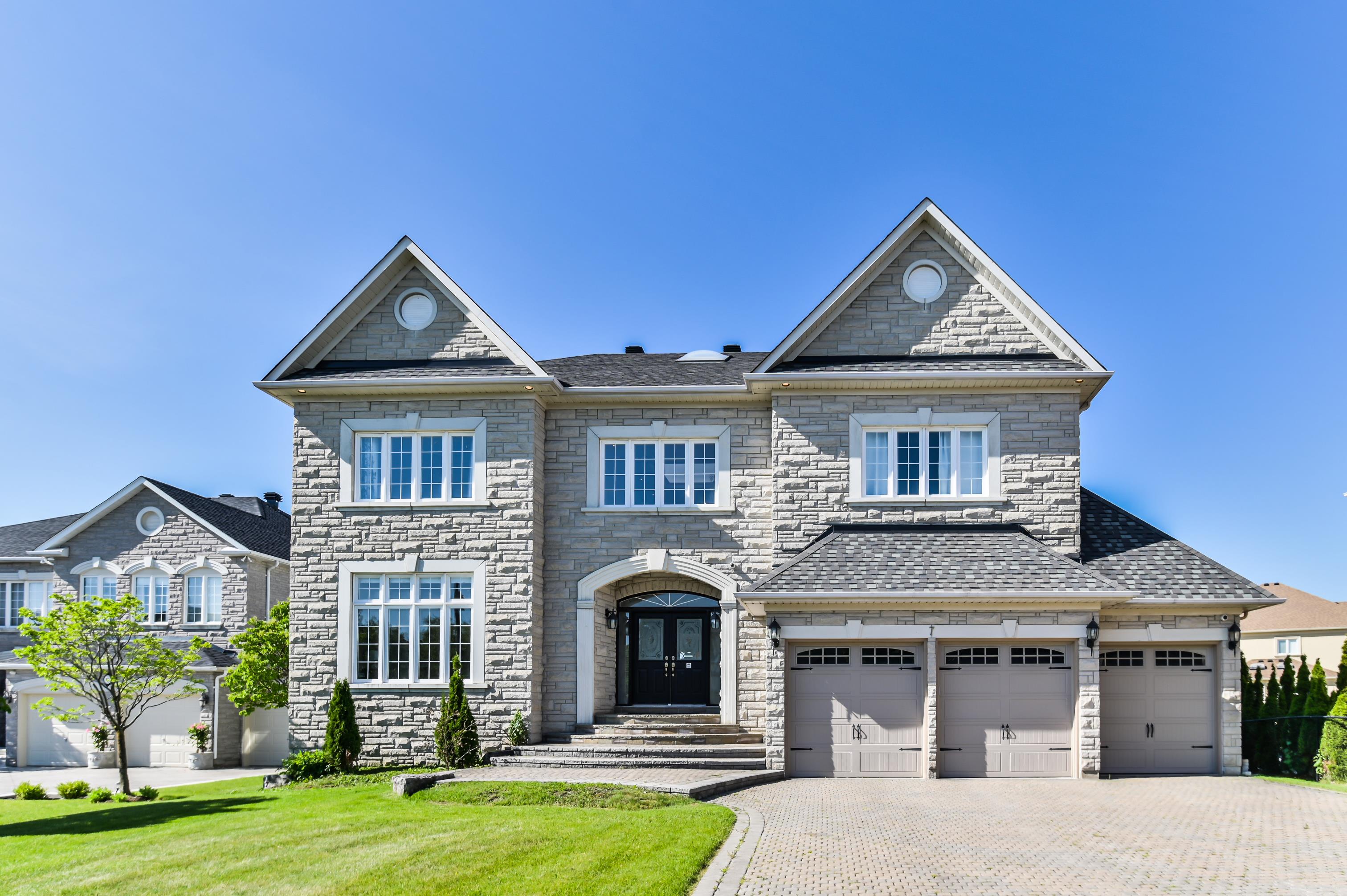 7 Frybrook Crescent Richmond Hill On L4b 4b8