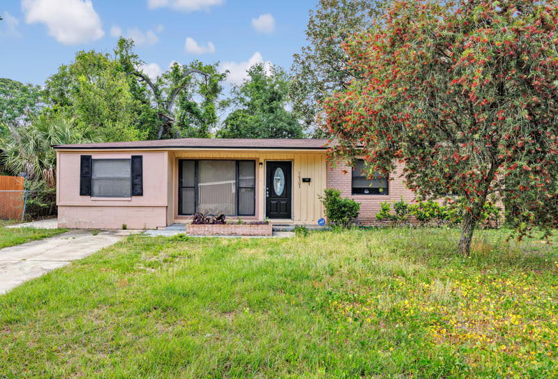 Photo 2 of 10303 Elmhurst Dr, Jacksonville, FL 32218, photographed by Megapixeler