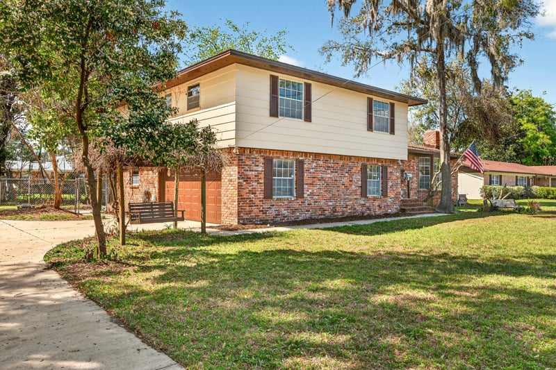 Photo 2 of 2750 Cedarcrest Dr, Orange Park, FL 32073, photographed by Megapixeler