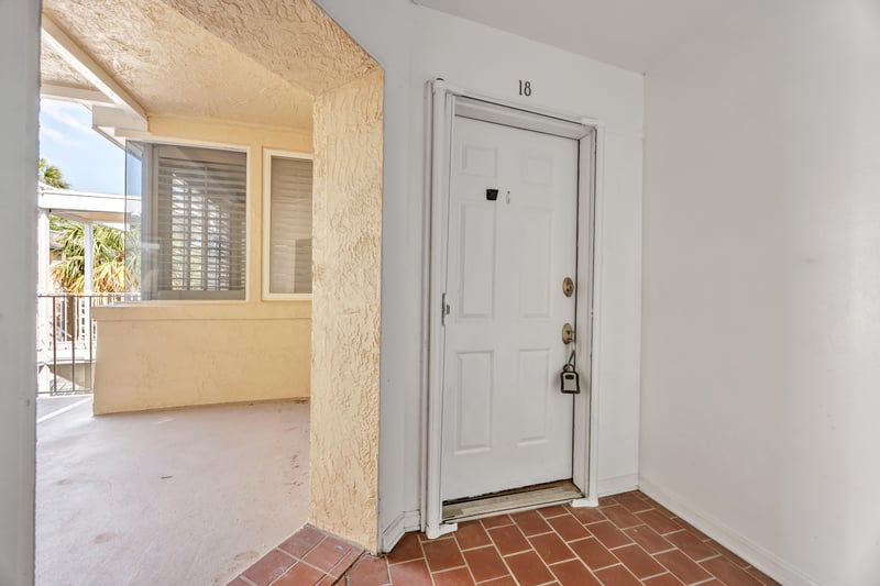 Photo 4 of 2912 St Johns Ave unit 18, Jacksonville, FL 32205, photographed by Megapixeler