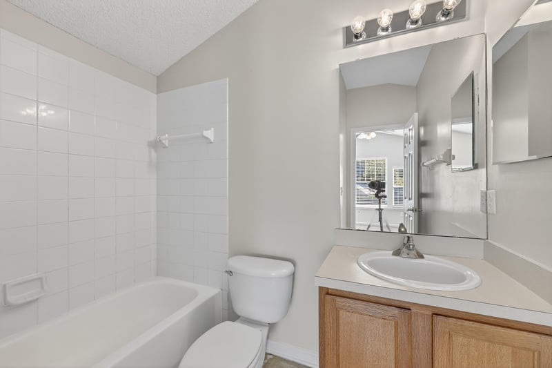 Suite Bathroom at 9205 Redtail Dr, Jacksonville, FL 32222