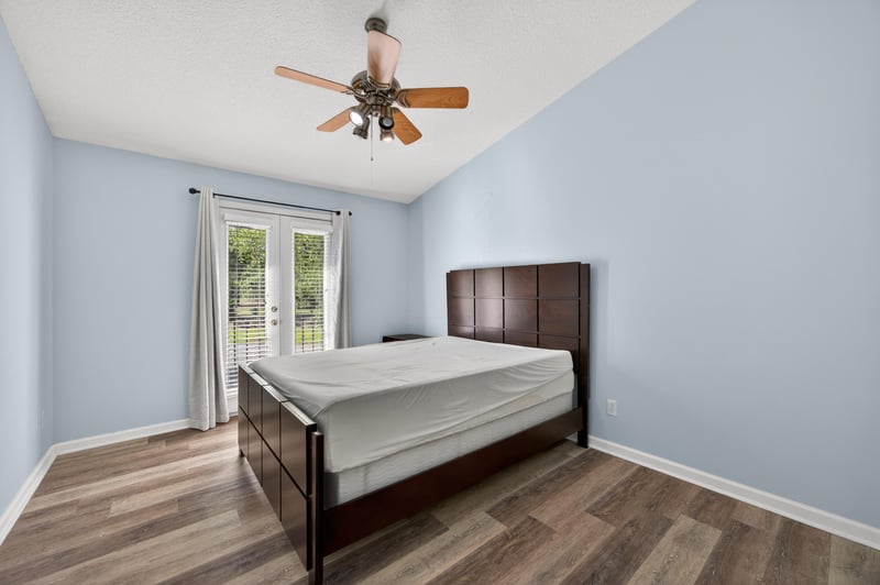 Bedroom 2 at 13727 Richmond Park Dr N unit 105, Jacksonville, FL 32224