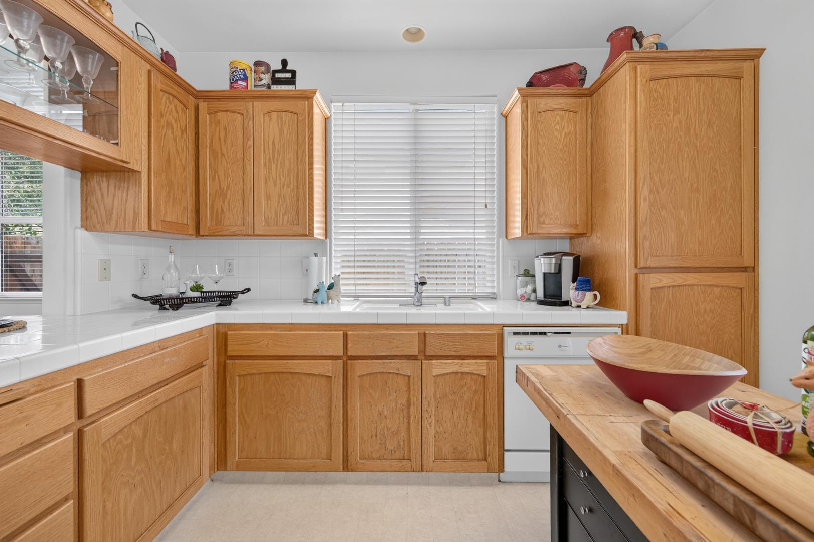 337 Village Dr, photo 46