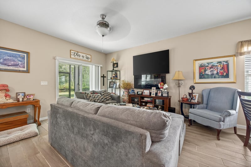 Photo 5 of 10302 Benson Lake Dr, Jacksonville, FL 32222, photographed by Megapixeler