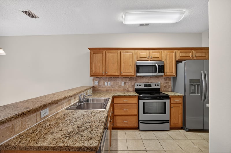 Photo 8 of 12296 Coconut Grove Ct, Jacksonville, FL 32218, photographed by Megapixeler