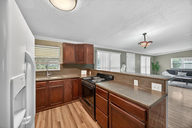 Photo 10 of 517 Renne Dr N, Jacksonville, FL 32218, photographed by Megapixeler